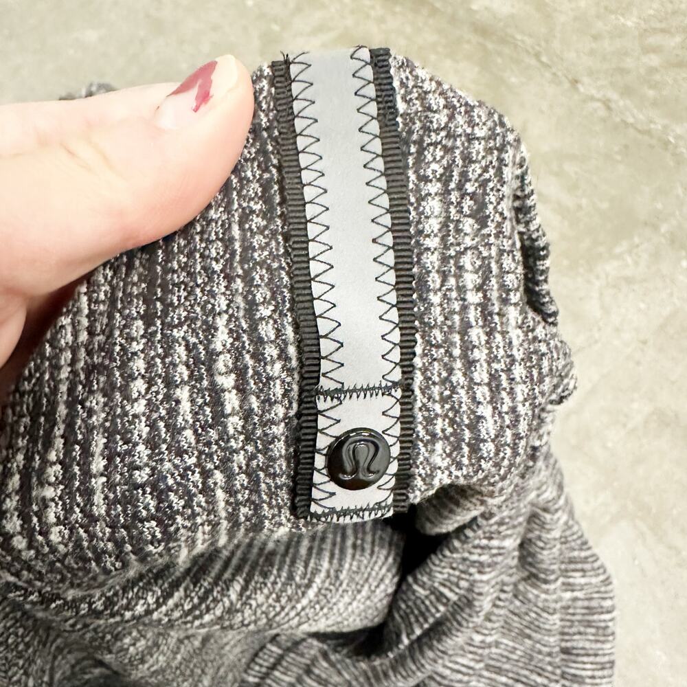 Lululemon Vinyasa Heather Gray Multi Wear Scarf - Picture 2 of 4